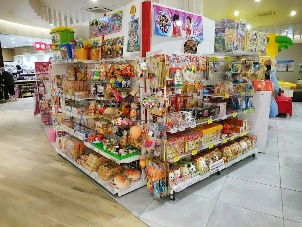 おもちゃのハッピースマイルフレスポ八潮店では大手玩具メーカーキャラクター玩具を取り揃えています
